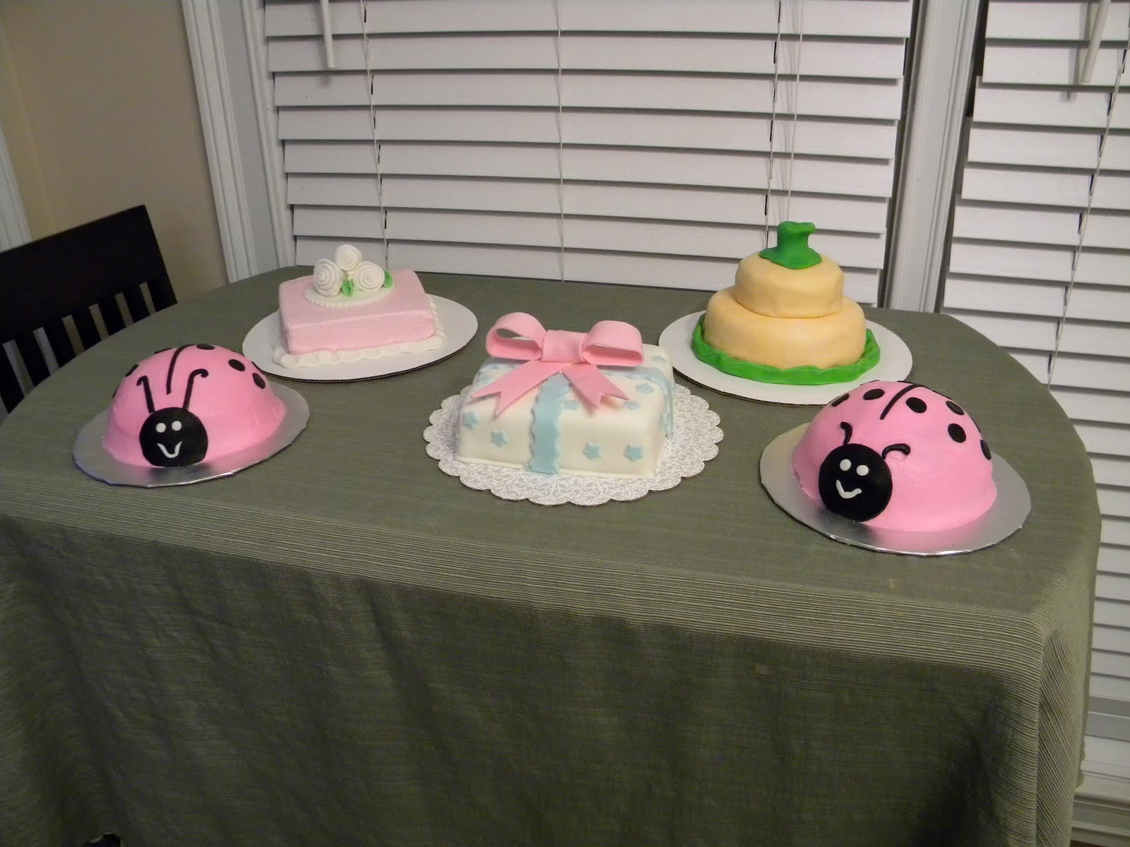 dana's cakes: Cake Walk Cakes