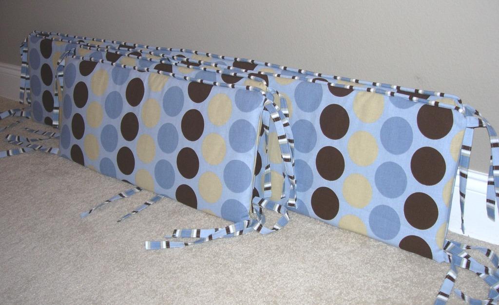 blueeyedbaby designs bumper pads...done! (with tutorial)