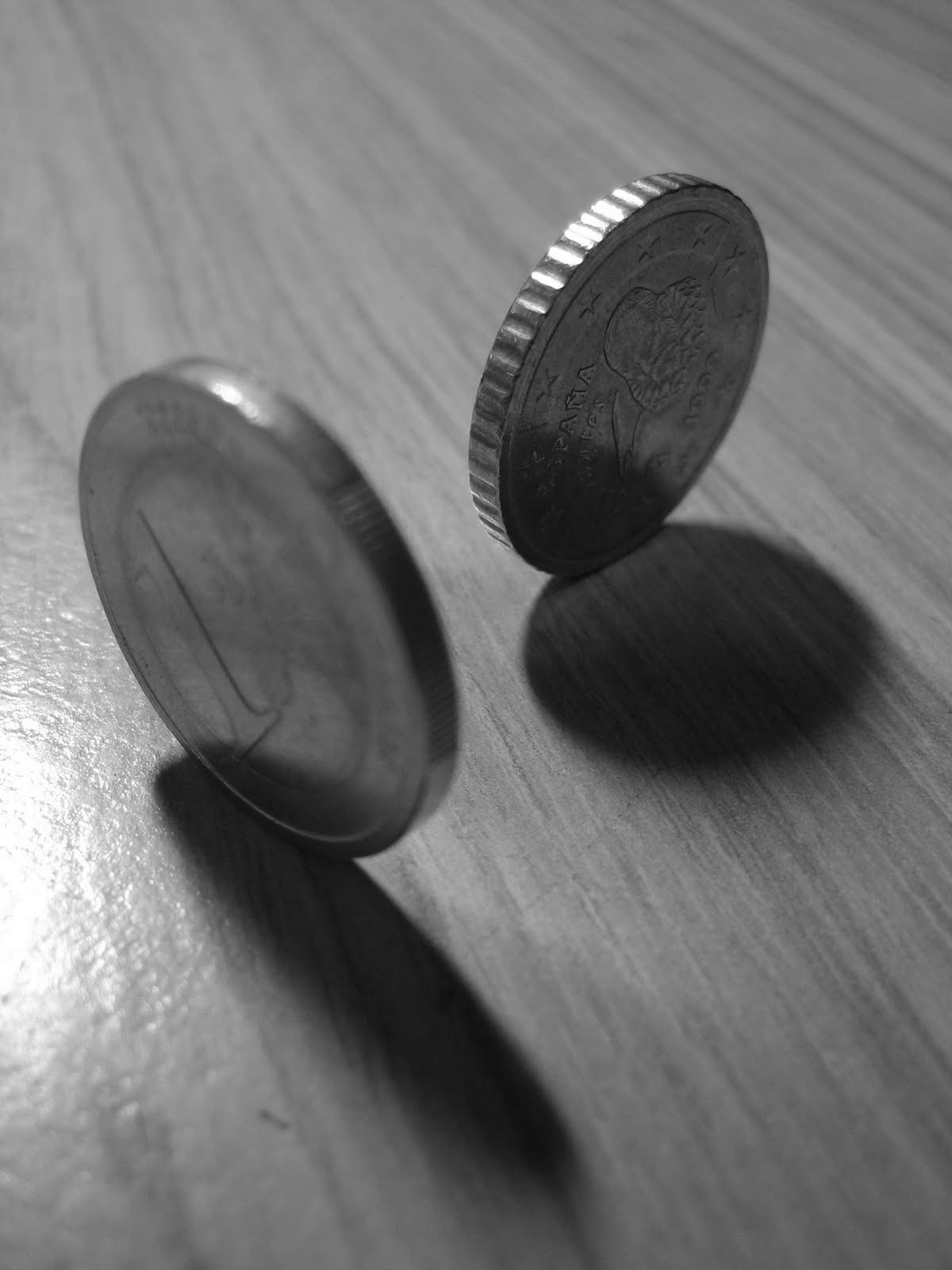 WALKING ON RED STARS Dos caras