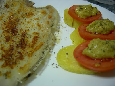  Ojito (Gallo) con guarnición de patata, tomate y guacamole 