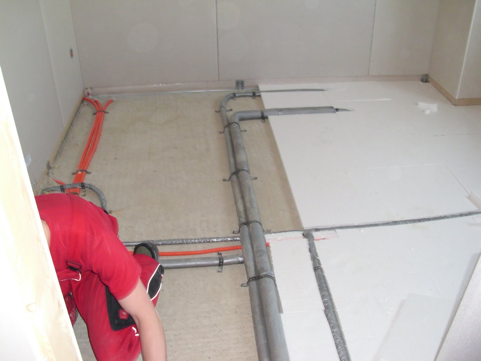 Der Floh aus Ulm - Bautagebuch von Ilona und Ralf: Fussbodenheizung und