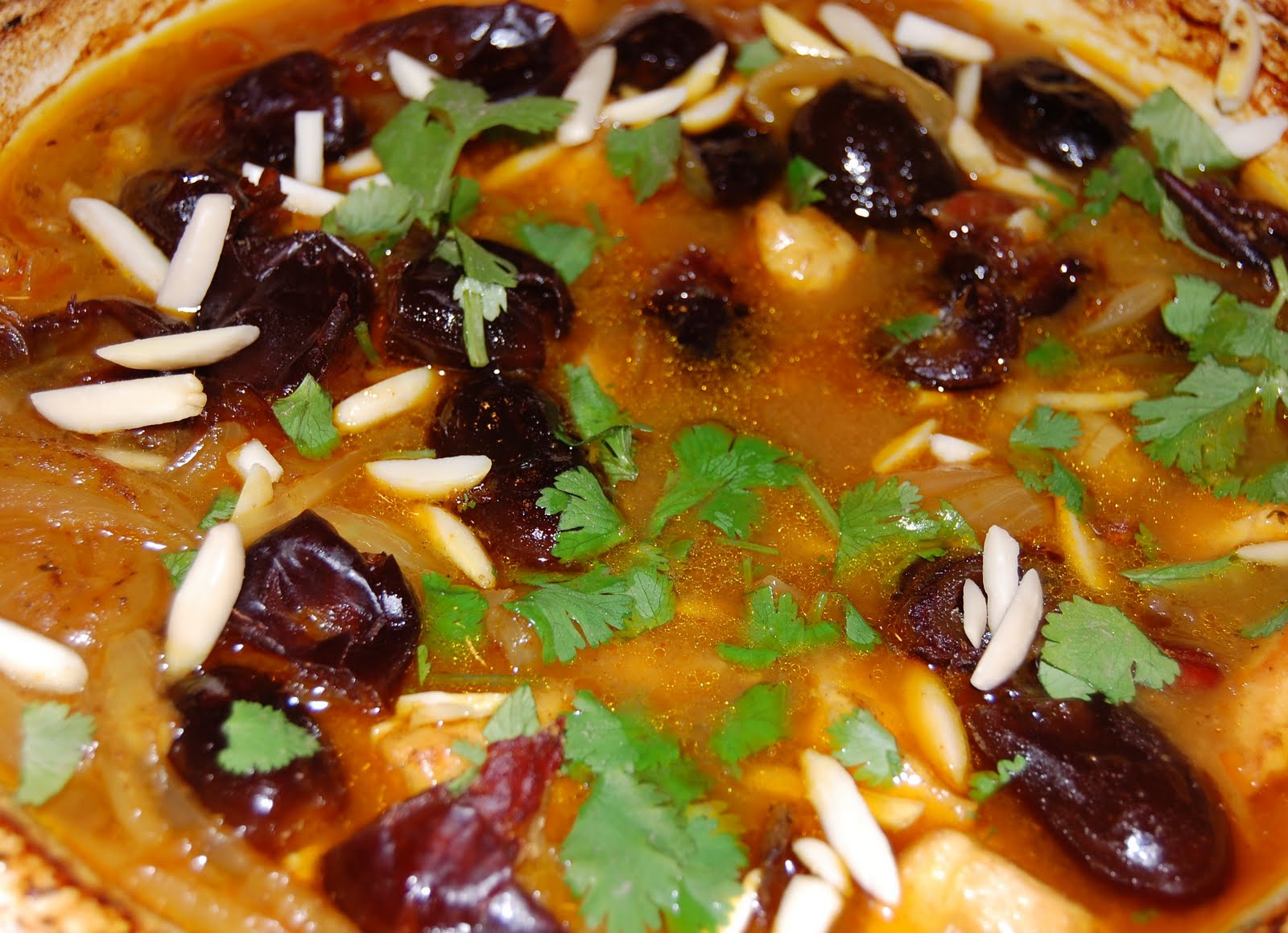 Les récits et les recettes de Markee Tajine de poulet aux dattes et