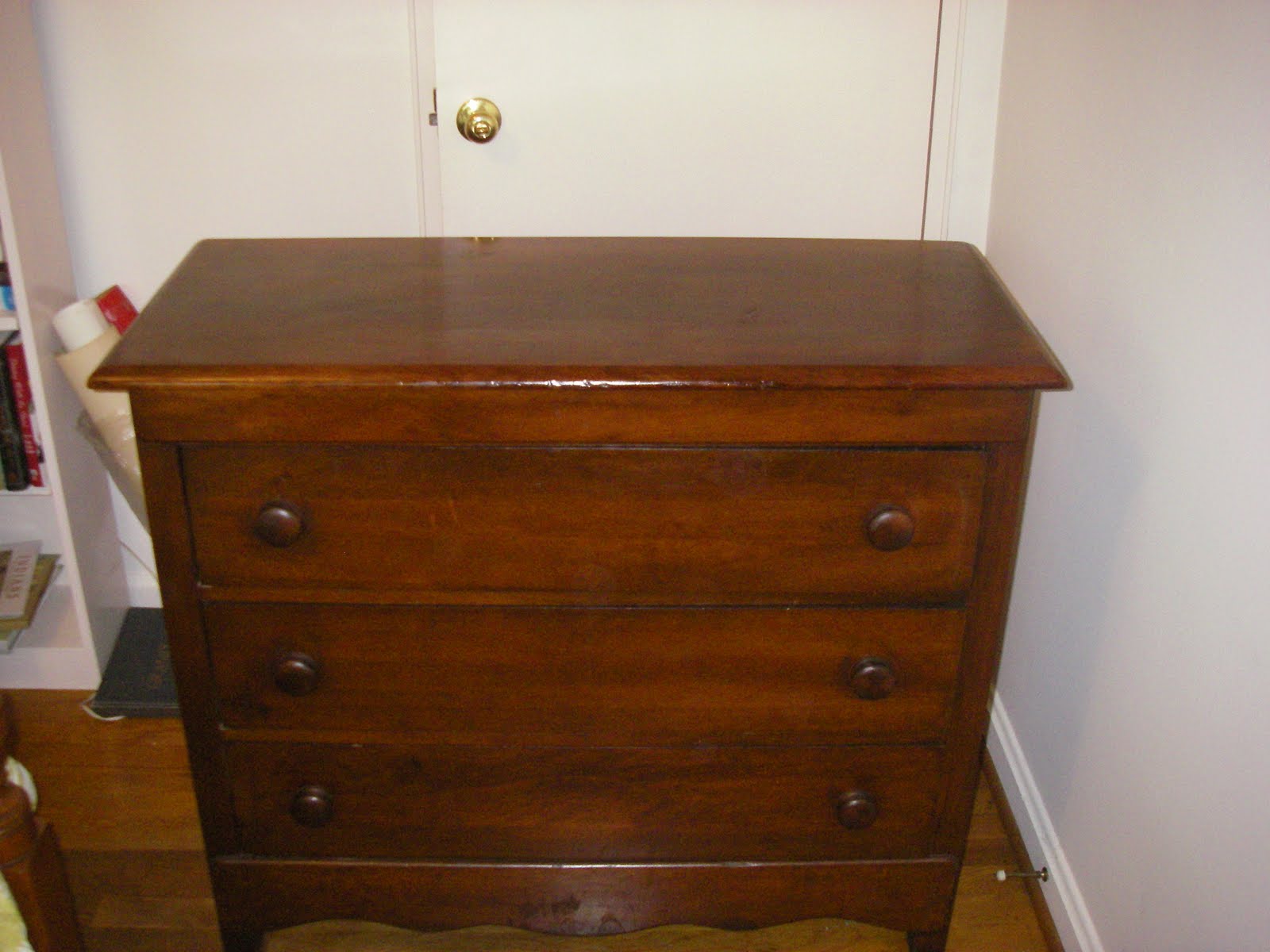 Yard Sale/Furniture/Estate Sale Chest of Drawers