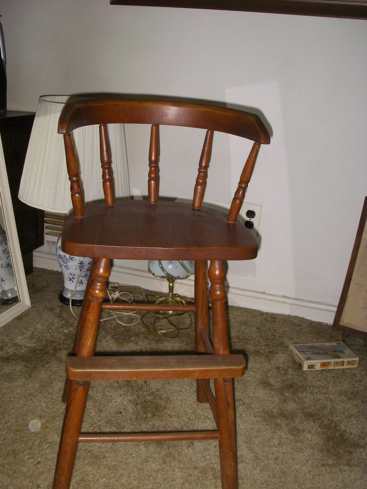 Yard Sale/Furniture/Estate Sale Old high Chair