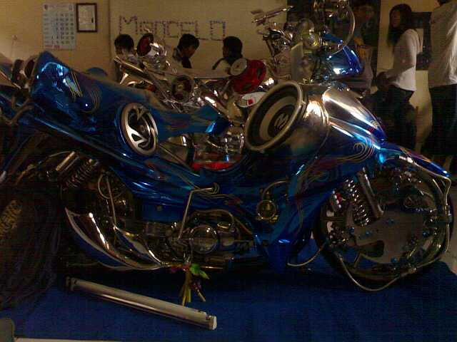 modif motor yamaha 2011: December 2010