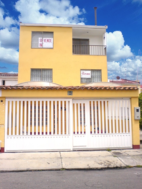 Casa en venta en Bogotá Casa en el norte Villa del prado la nueva. Pegado a San Jose de Bavaria