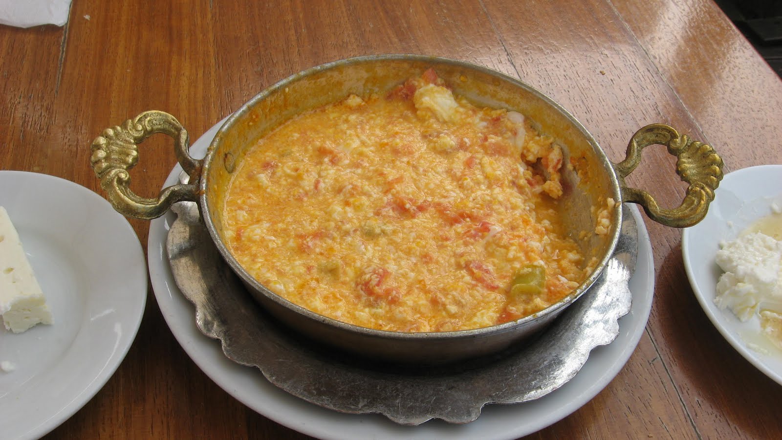 Cakalli menwmwni