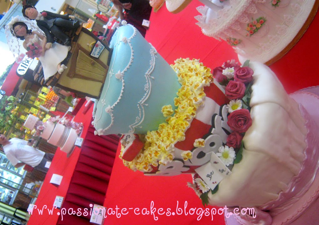 PassioNate Cakes : My 1st wedding cake competition entry...