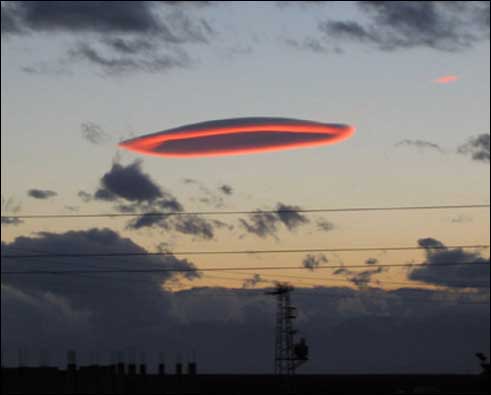 [ufo_nuvem_lenticular.jpg]