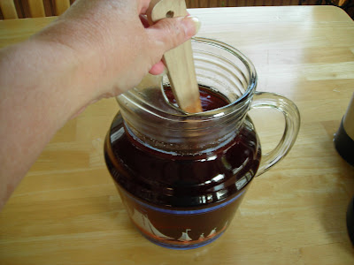 Stir sweet tea in jug then serve.