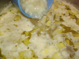 Place mashed potatoes back in saucepot.