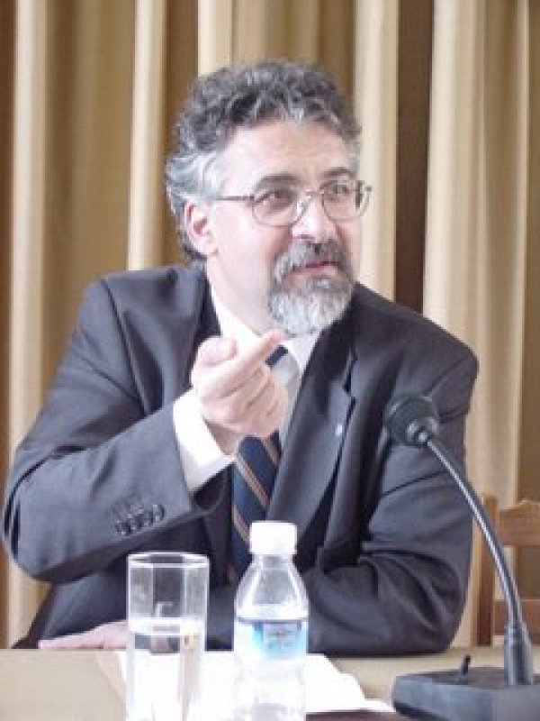 [Joao_Cesar_das_Neves_zorate.jpg]