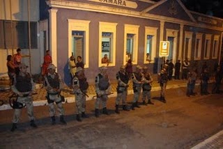 [policia+na+rua.JPG]