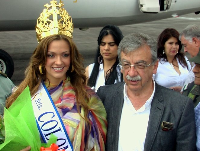 [LlegadaReina.jpg]