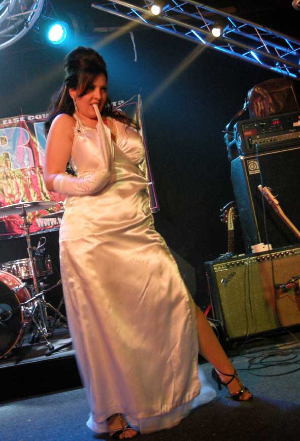 jo russ arts journal Vi Vacious & Cha Cha Velour