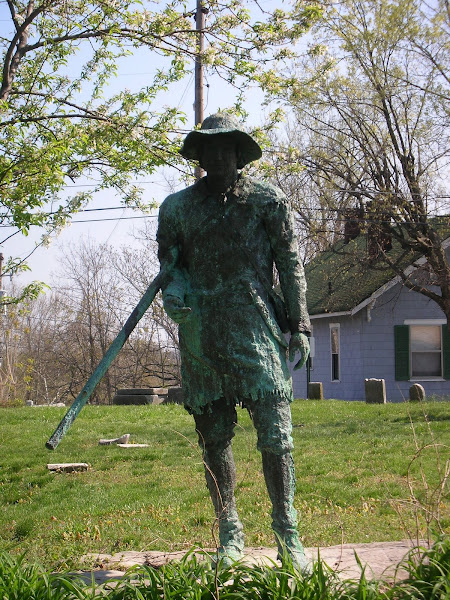 Statue at Pioneer Graveyard memorial