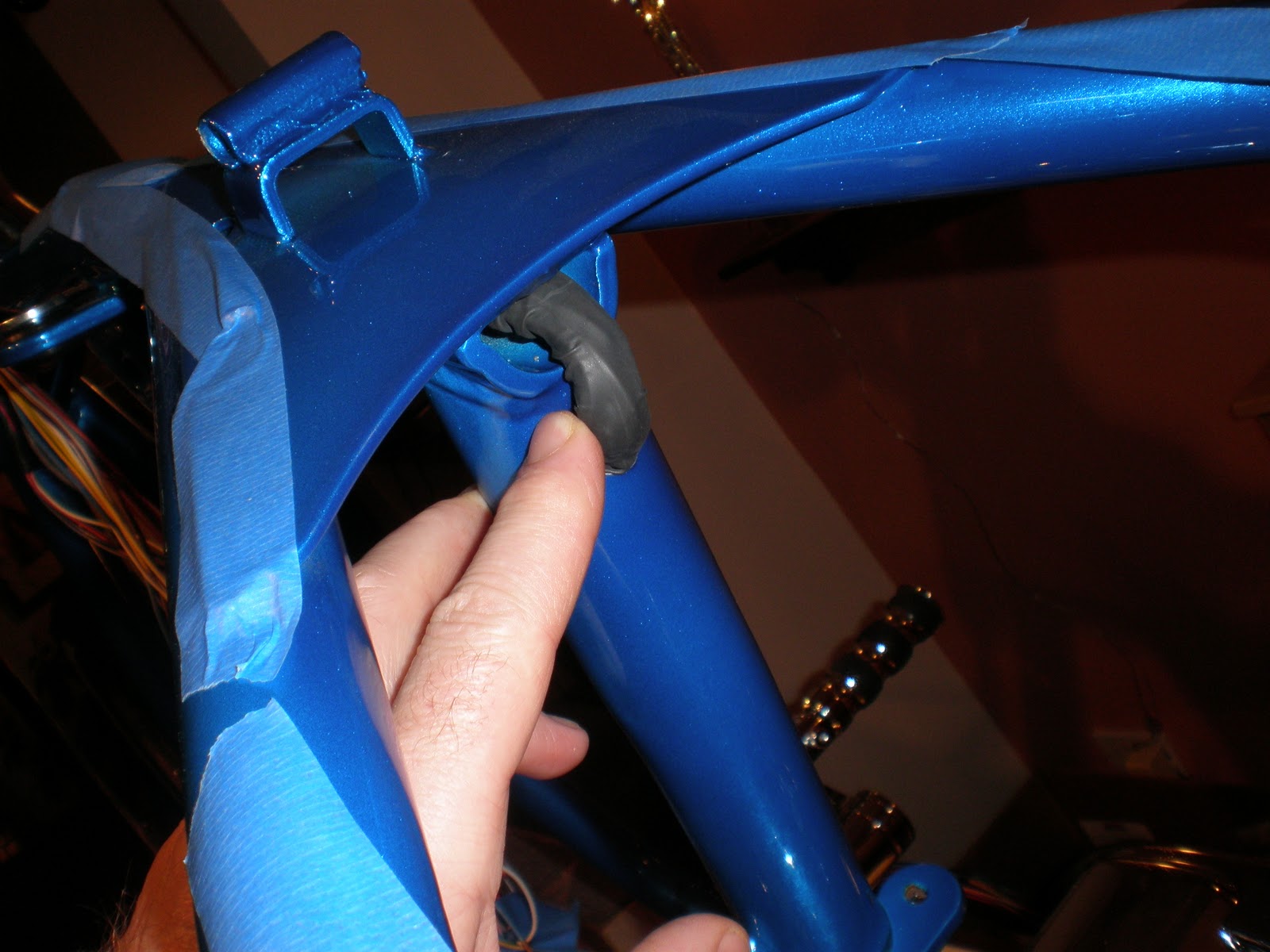 Lo Boy - Bobber Build UK: Running and Hiding those Wires