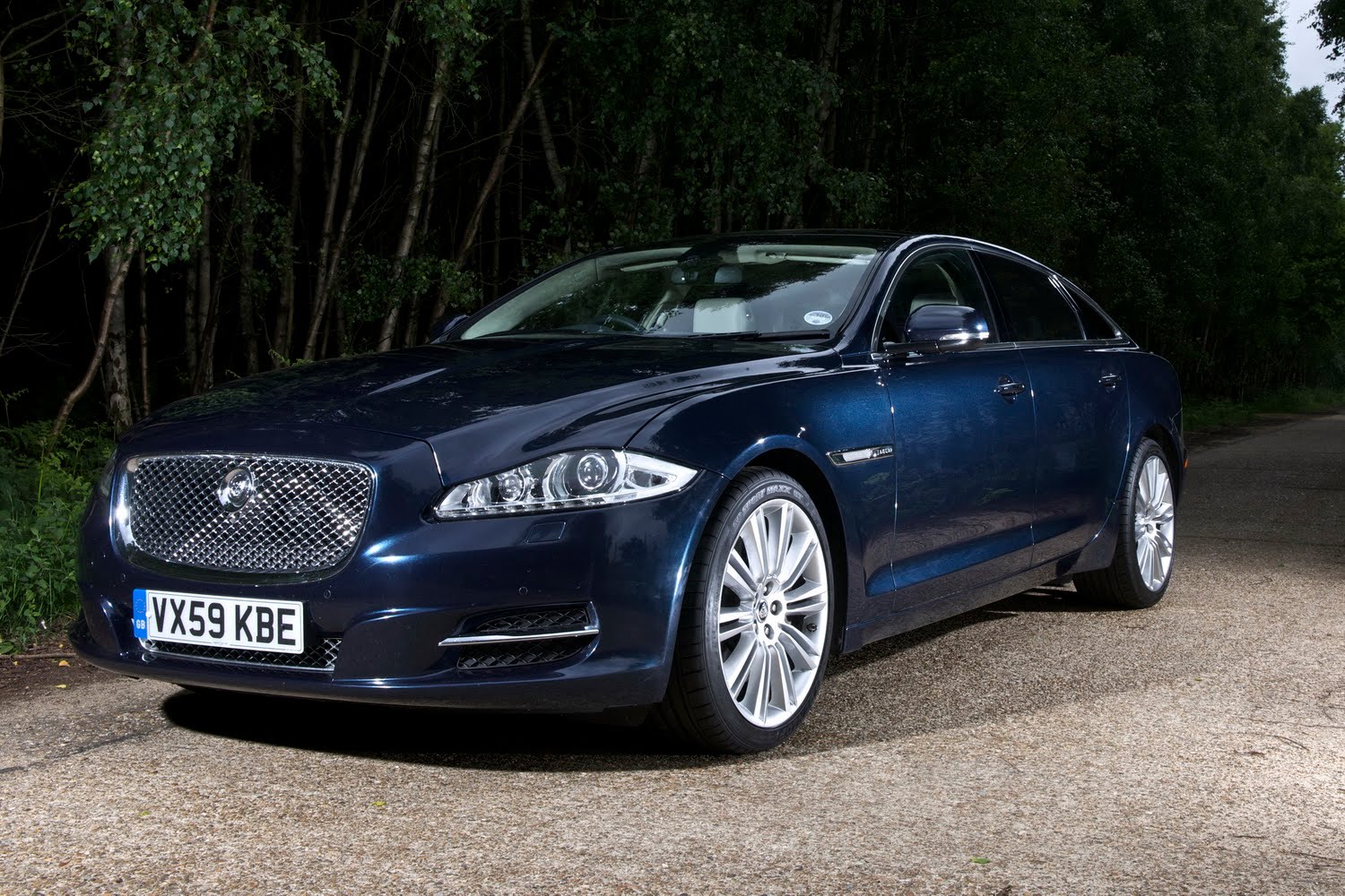 Jaguar XJ is the Top Gear Luxury Car of the Year 2010