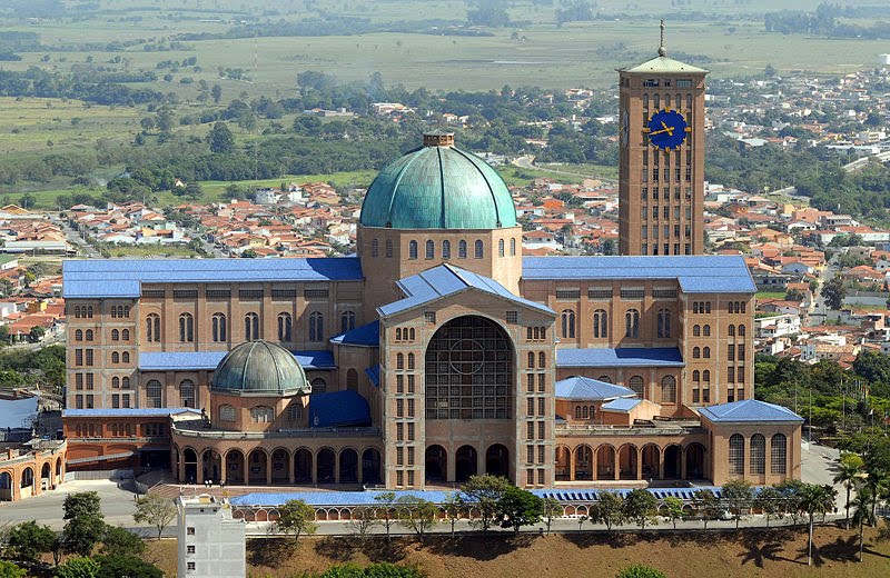 Santuário Nossa Senhora Aparecida fatura R 100 milhões por ano Santuário Nossa Senhora Aparecida fatura R 100 milhões por ano