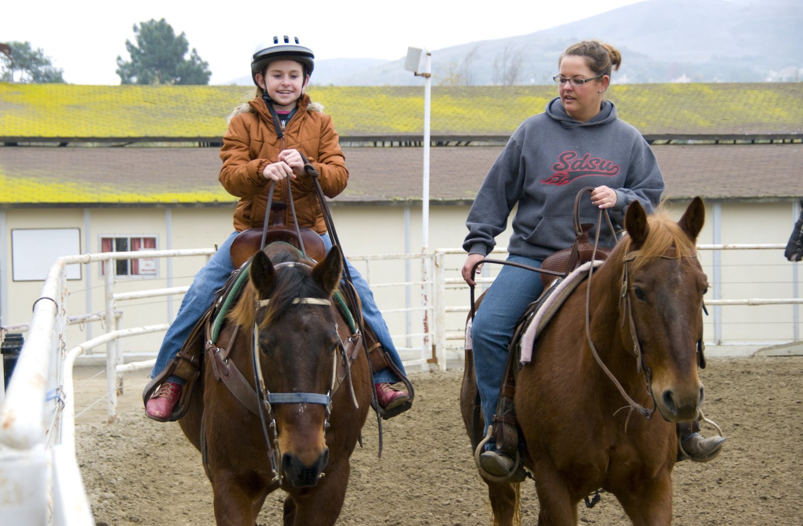 [Kayla+Michelle+Riding.jpg]