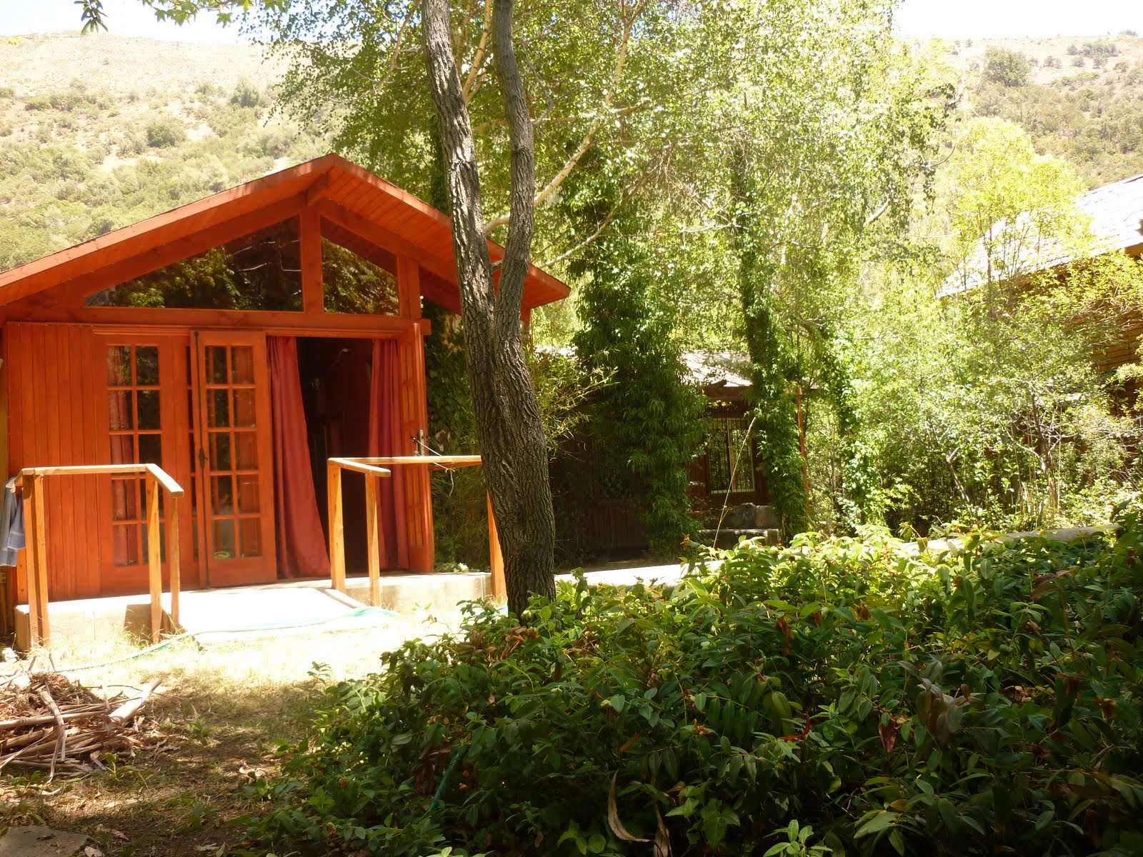 Turismo UFO Arriendo de casa en El Ingenio. Cajón del maipo. Chile.