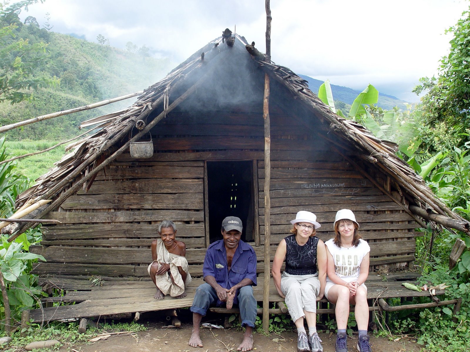 Без цивилизации. Без цивилизации. Племя яли в новой гвинеи. Северныйсентильский остров. Без цивилизации.