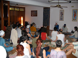 Clase de Bhangara, kundalini, mantras