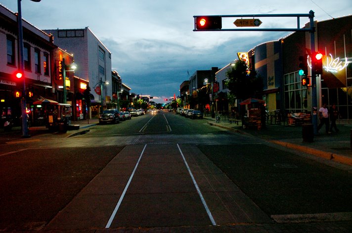 [Streetcar_1328w.jpg]