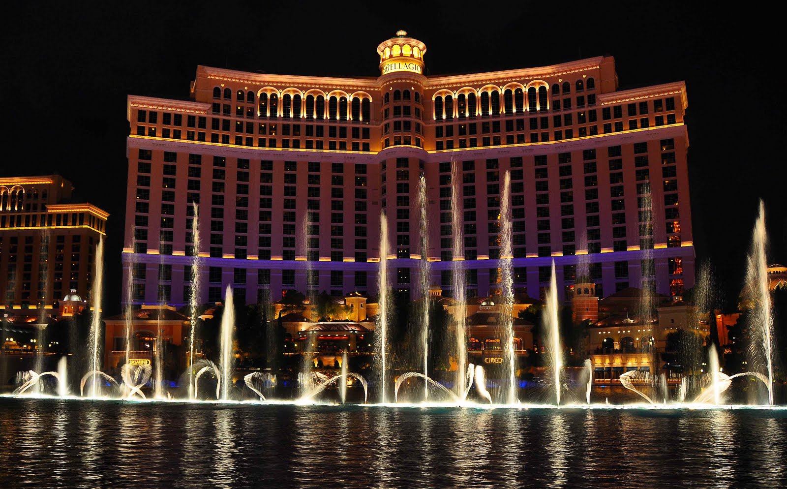 Nikon Sniper Vegas Water Show