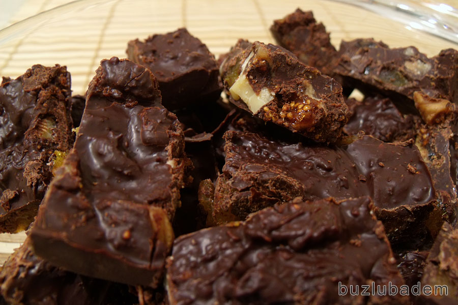Kuru Meyveli Çikolata