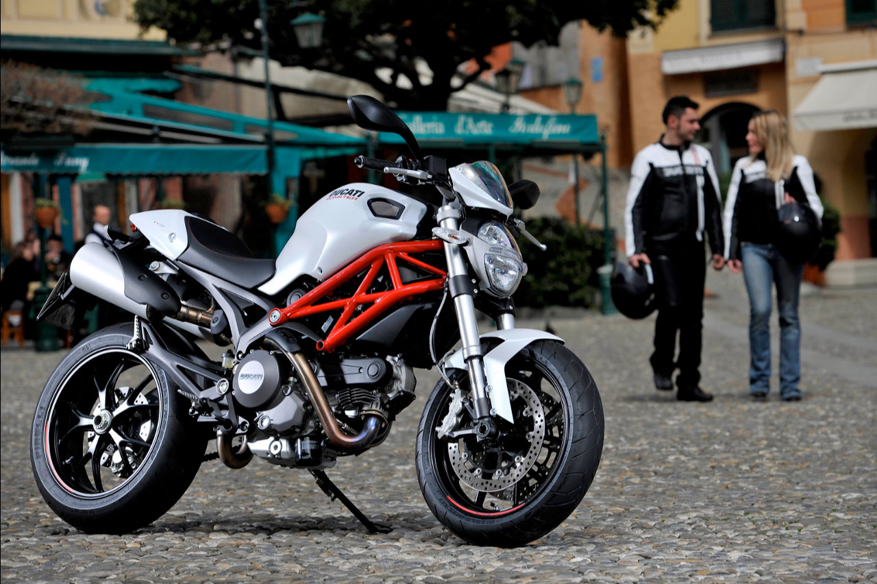Wery Sepeda Motor BESAR MOBIL DAN PICTURES 2011 Ducati Monster