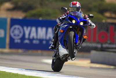2010 Yamaha YZF-R1 Best Action