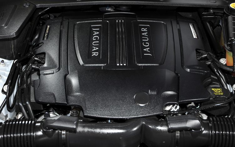 the best car wallpaper: 2011 Jaguar XJ Official Photos