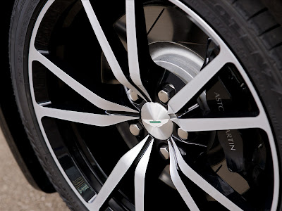 Aston Martin V8 Vantage N420 Roadster Car Wheel