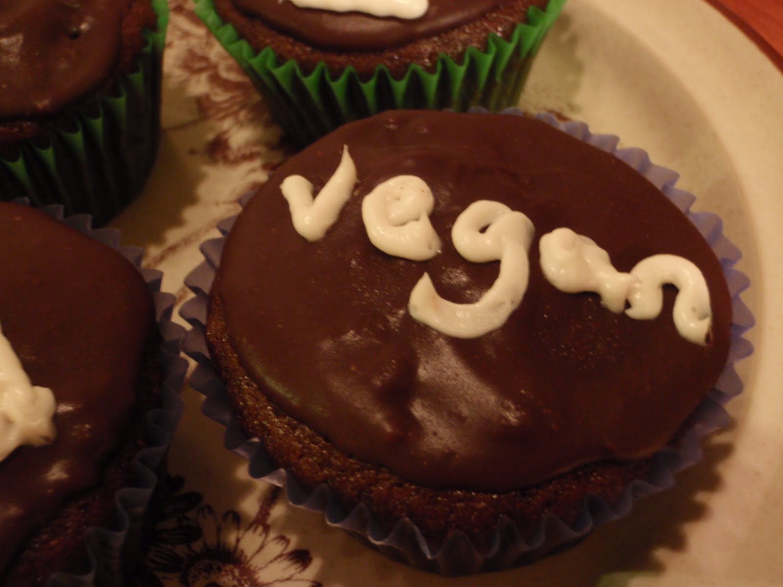 recipes-for-laughter-vegan-chocolate-cupcakes