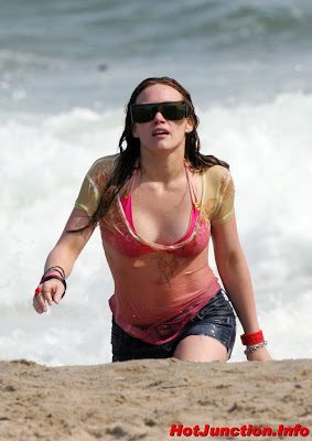 Hilary Duff Hard Nipples 94