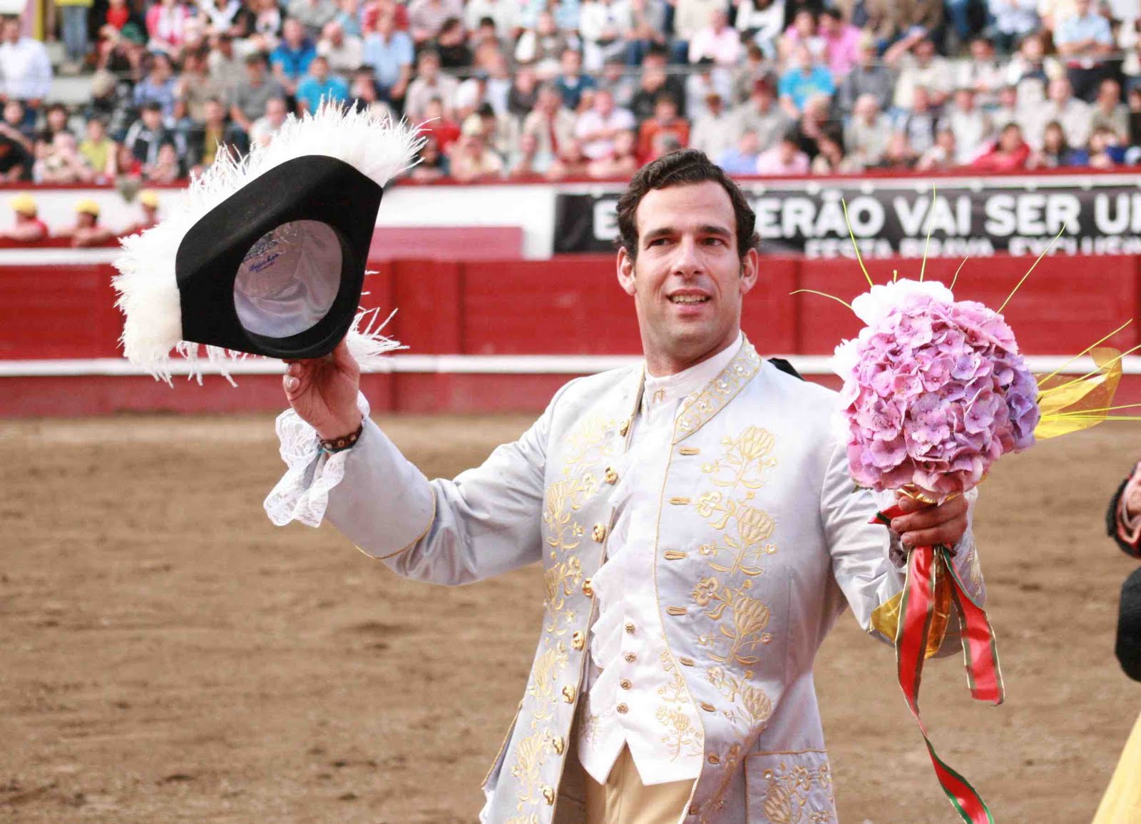 Diário Taurino: VITOR RIBEIRO NA REVISTA