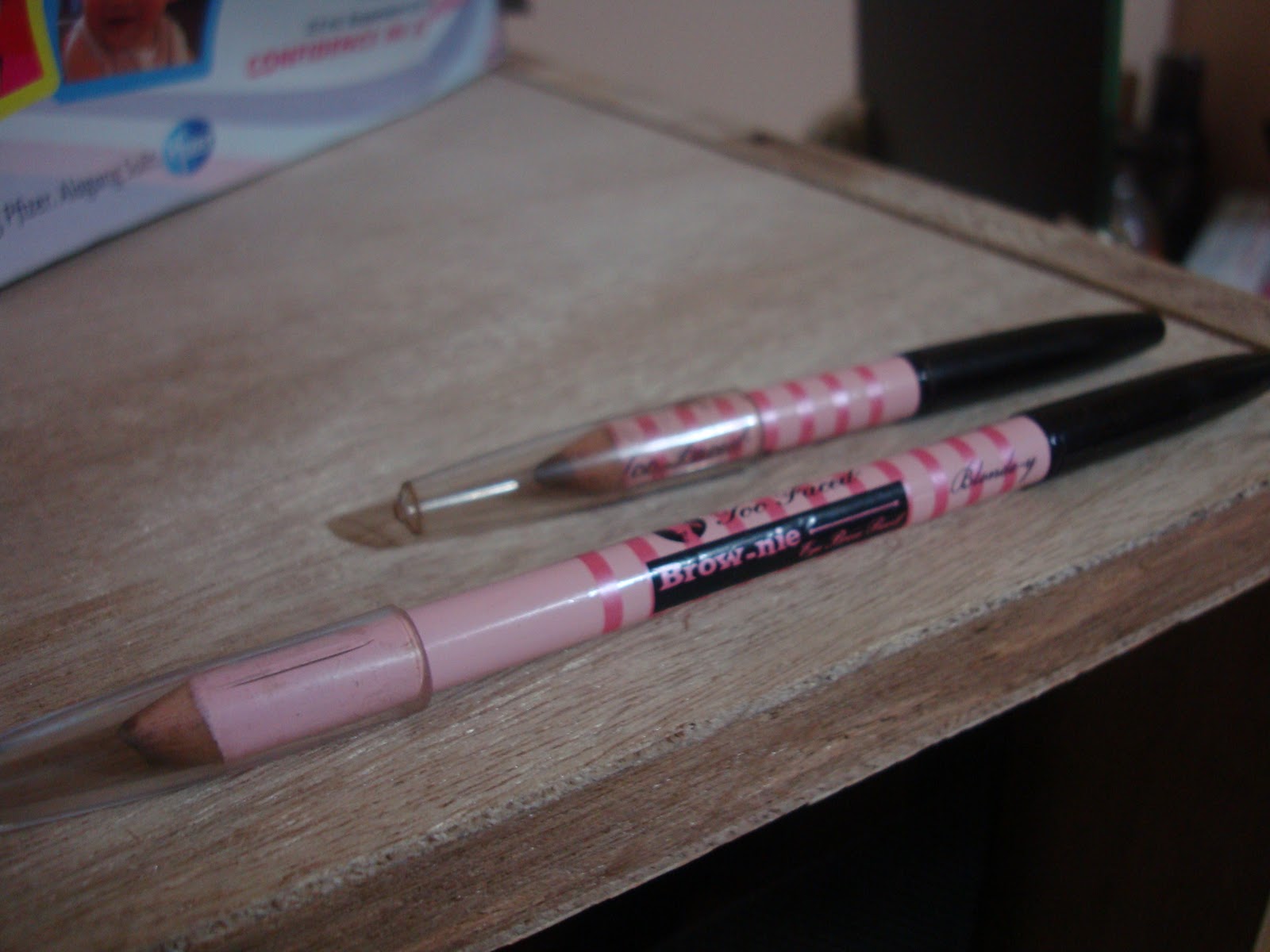 HOTNEONPINKLIPS: TOO FACED brow-nie eyebrow pencil in Blonde-y