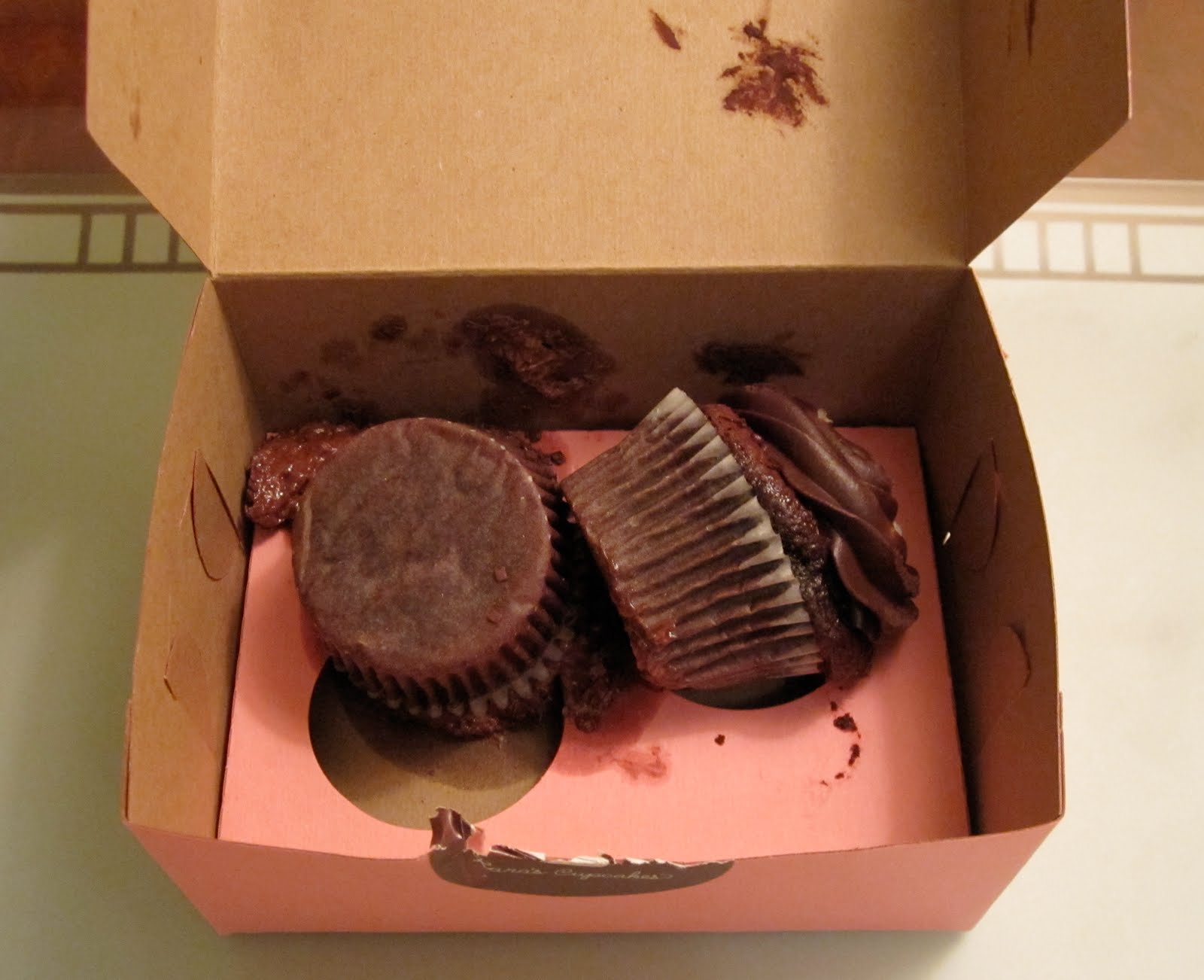 Cupcakes �n Daisies First Cupcake Review Kara�s Cupcakes