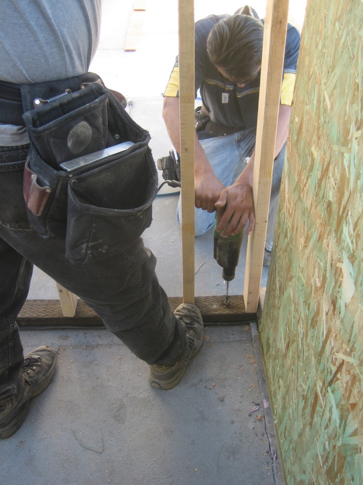 Modern Modern in Walla Walla Interior Framing / Paredes internas