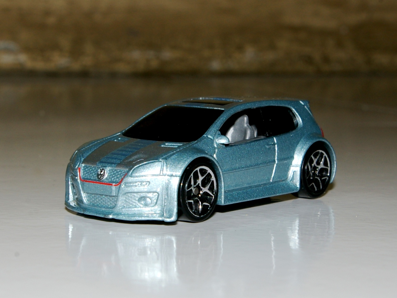 Area 2207 Hot Wheels Volkswagen Golf GTi (Team Volkswagen)