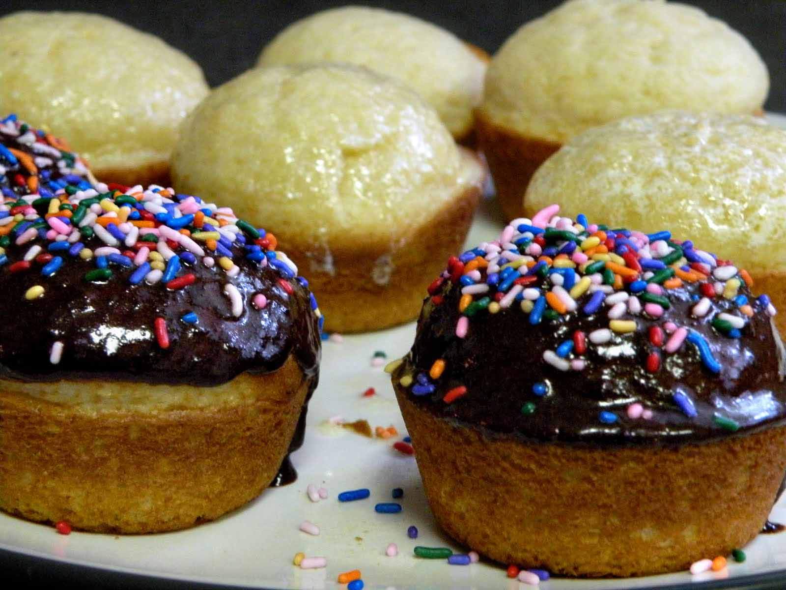 Momma Hen's Kitchen Donut Muffins