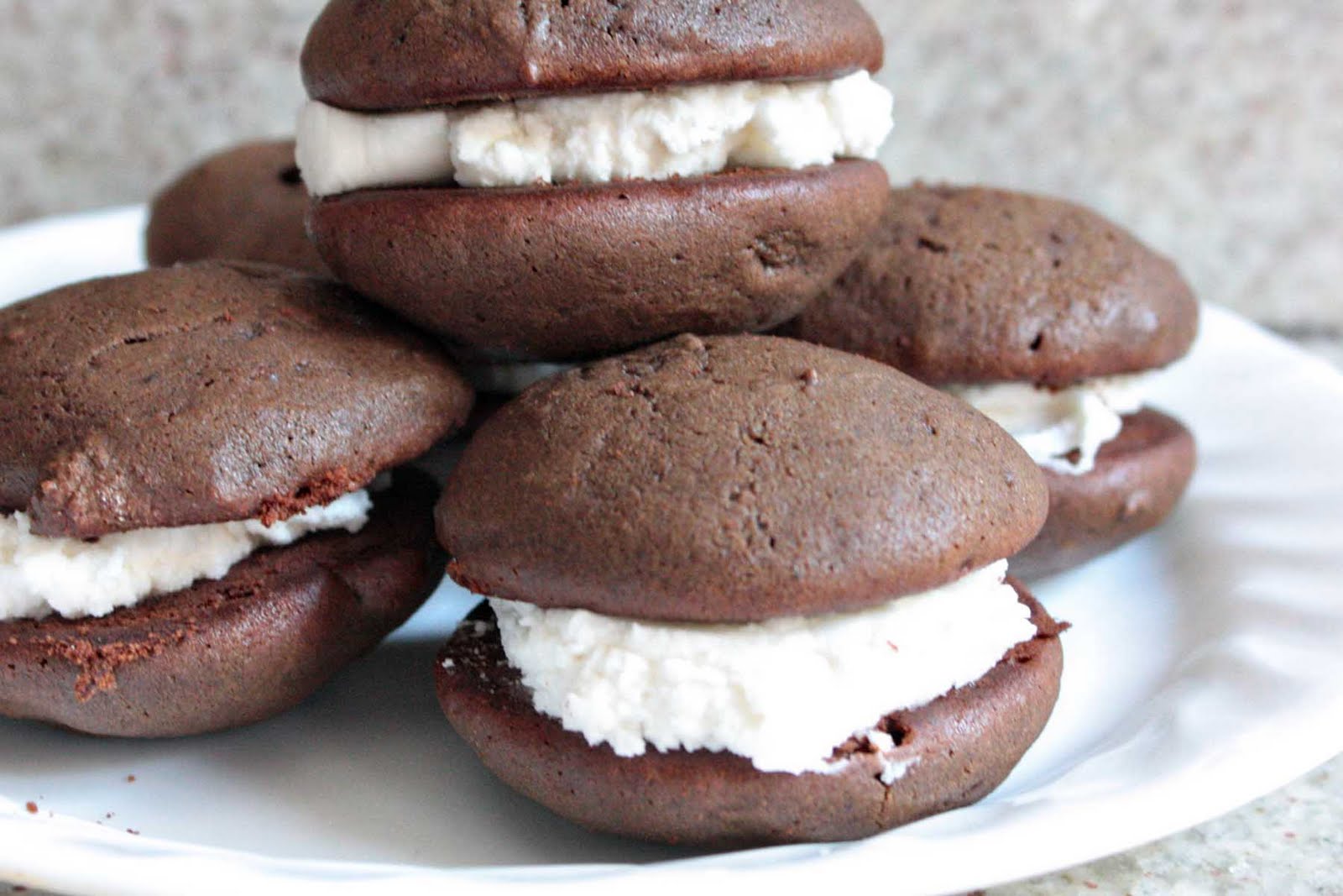 Momma Hen&amp;#39;s Kitchen: Classic Chocolate Whoopie Pies