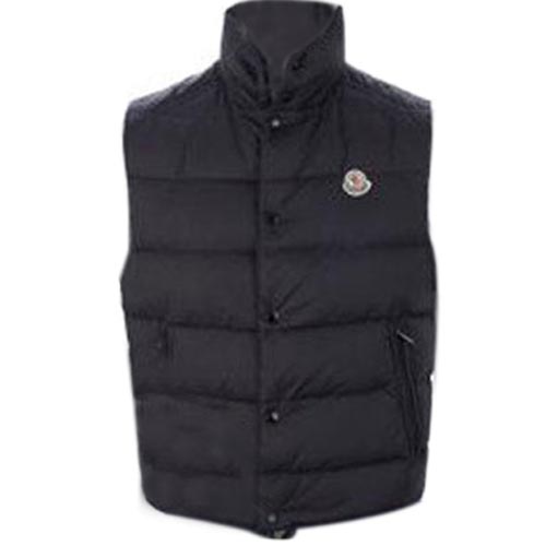 Disappear Here: Moncler presents the perfect down vest with the cheval ...