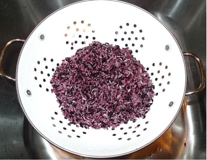 Amporn's Thai Kitchen: Jackfruit stuffed with sweet black sticky rice