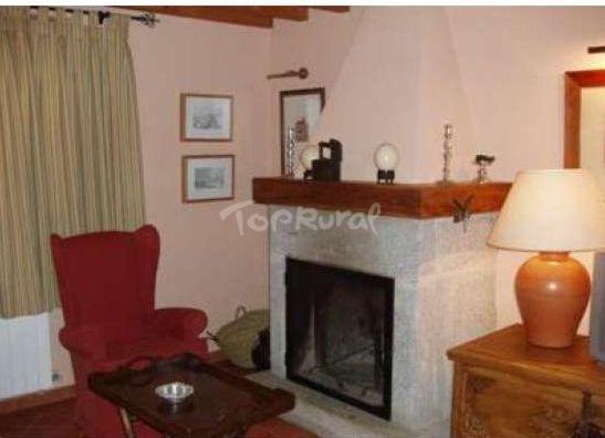 Villatoro: CASA RURAL LA CHIMENEA