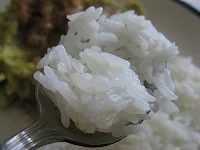 Como esquentar o arroz "amanhecido"