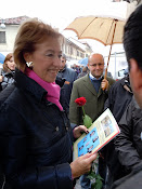 Abbiamo consegnato il libro della mostra al SINDACO