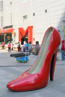 smallest heels in the world