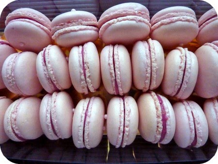 Un amour de macarons à la rose et aux framboises..